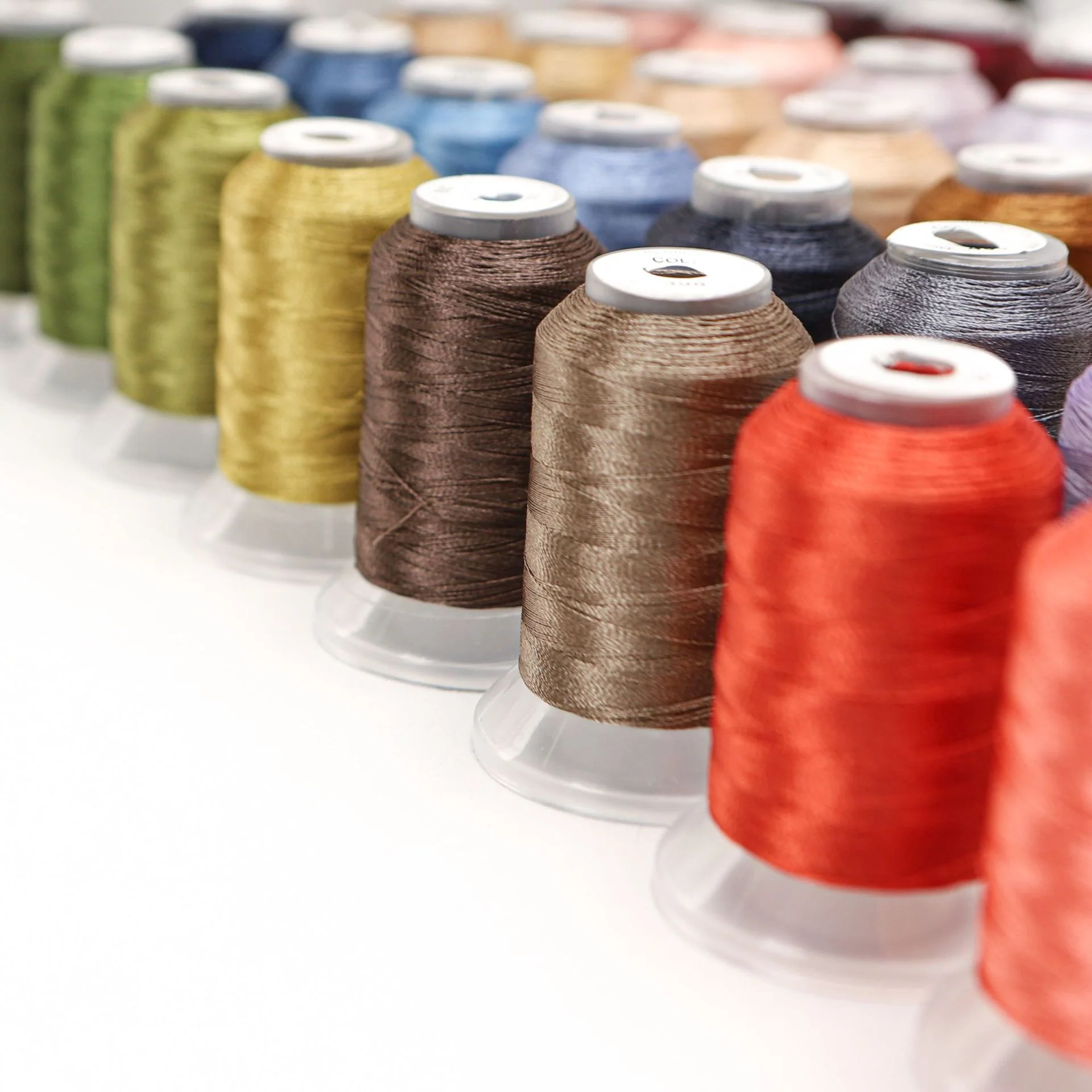 40 Colors 120D/2 Polyester Embroidery Thread Set, 500m Each - Image 2